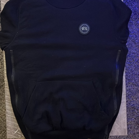 MENS KNIT HYBRIDGE PULLOVER REVERSIBLE BLACK(Canada Goose) no rips or tears. - Picture 2 of 3